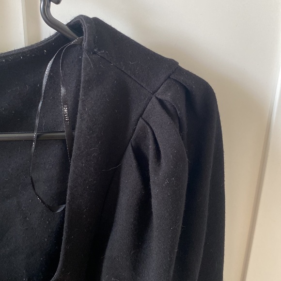 Cute black crop top - Picture 2 of 2